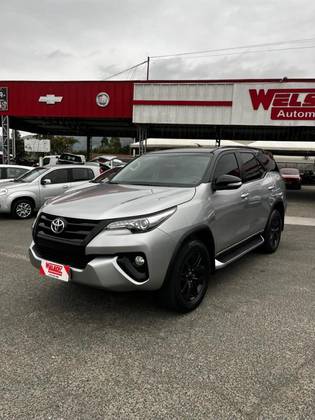 TOYOTA HILUX SW4 2.8 SRX 4X4 16V TURBO INTERCOOLER DIESEL 4P AUTOMÁTICO